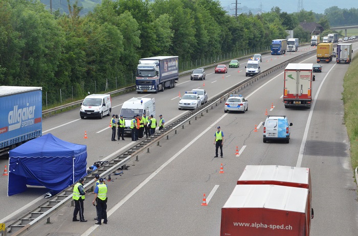 Neue Fricktaler Zeitung Motorradfahrer In Eiken Todlich Verungluckt